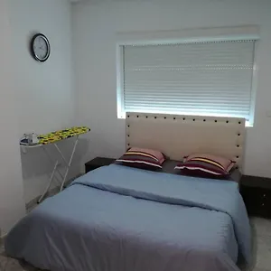 Le Luxe Du 2 , Berges Du Lac Tunisie